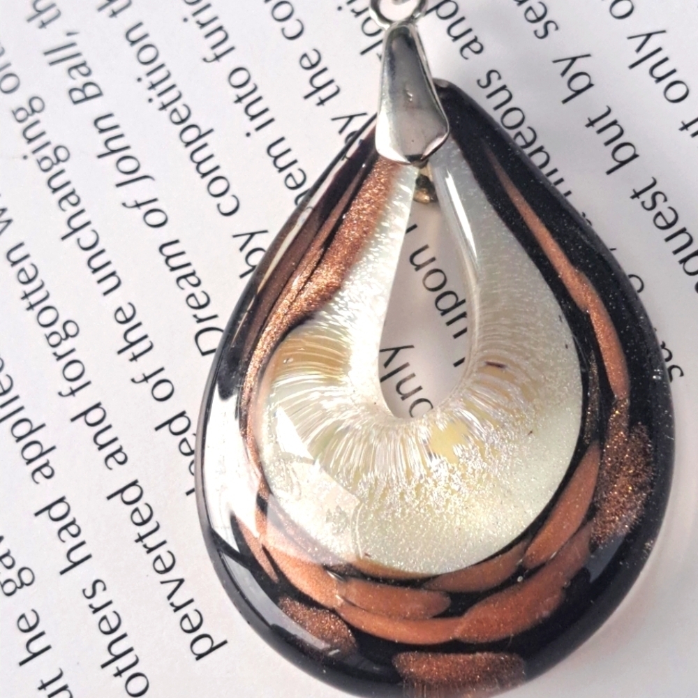 Murano glass pendant with 18k gold loop - Picture 4 of 5